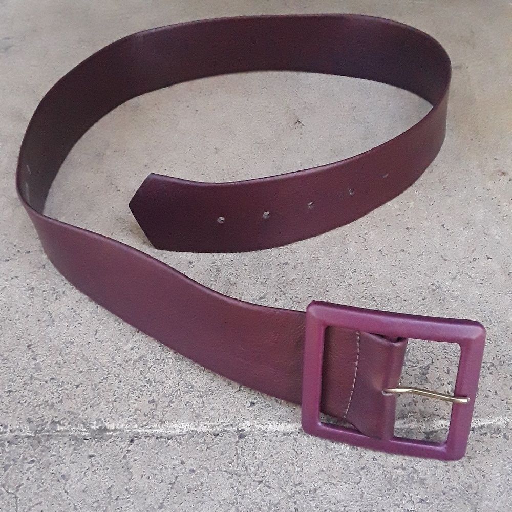 Retro vintage purple belt with square buckle